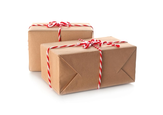 Две посылки подарочные коробки на белом фоне