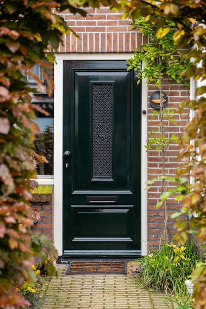 Photo typical dutch door dutch holland architectural detail a door in netherlands city dutch door