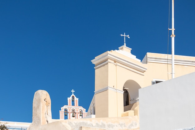 Photo typical santorini church in greece in the cyclades