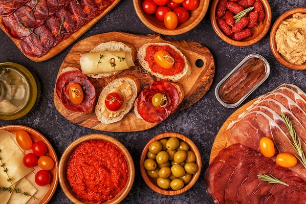 Foto tipico concetto di tapas spagnole