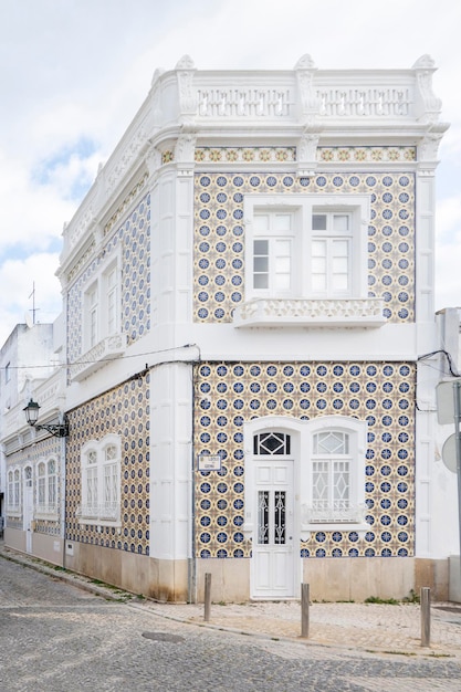 Typische architectuur van rustieke gebouwen in de Algarve