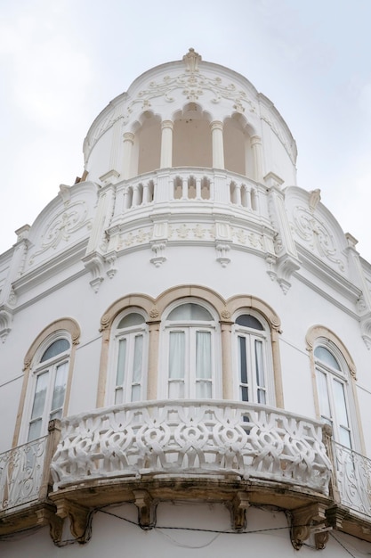 Typische architectuur van rustieke gebouwen in de Algarve