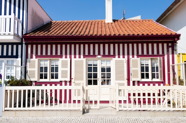 Typische gekleurde huizen van Costa Nova Portugal