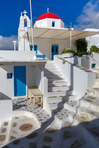 Typische Griekse witte kerk op het eiland Mykonos, Griekenland