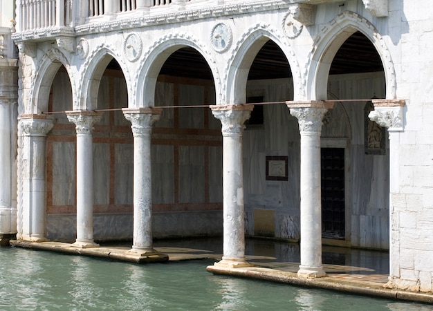 Typische Venetiaanse Colonnade, Venetië