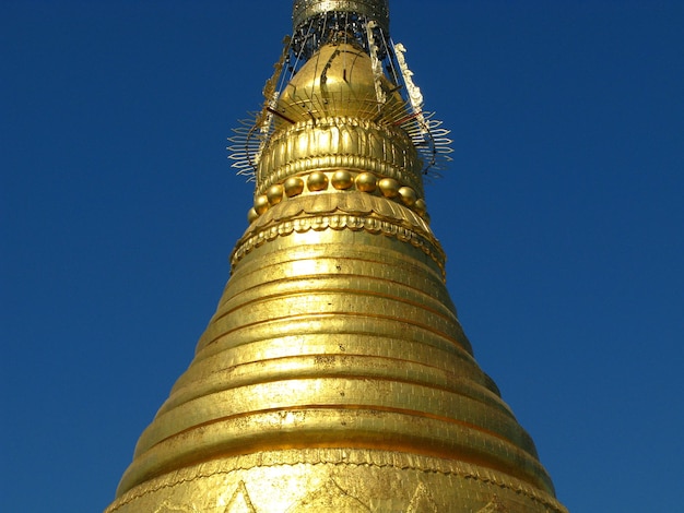 U Min Thonze-grot op de Sagaing-heuvel Myanmar