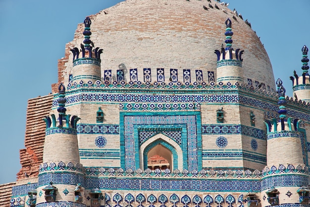 Uch Sharif 폐허 of 수세기 오래된 영묘 닫기 Bahawalpur 파키스탄