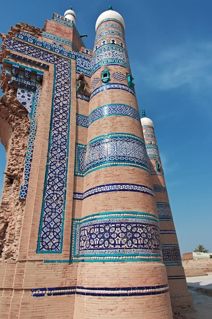 Uch Sharif 폐허 of 수세기 오래된 영묘 닫기 Bahawalpur 파키스탄