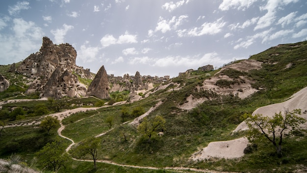 Foto castello di uchisar a goreme, cappadocia, turchia.