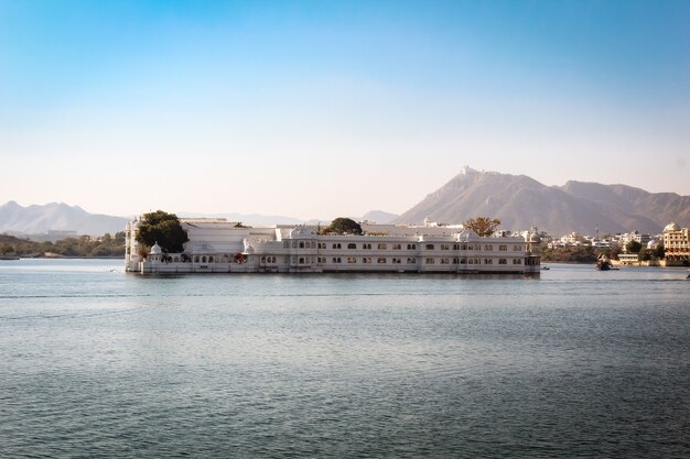 Foto palazzo della città di udaipur rajasthan india