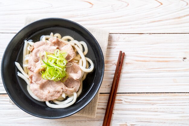 udon ramen noodle met varkensvlees (Shio Ramen)