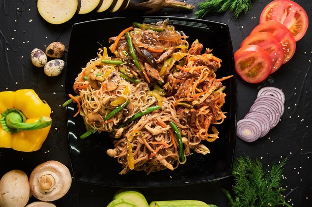 Udon with Fried Fillet of Chicken and Vegetables