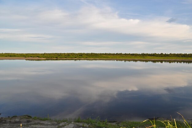 Uitgestrekte rivier