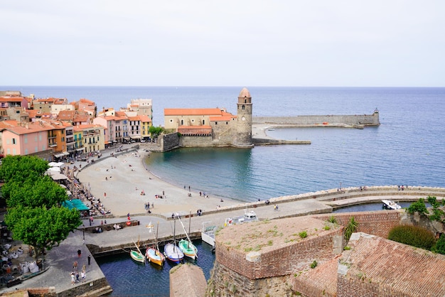 Uitzicht haven zeekust vanaf kasteel van Collioure Frankrijk Europa