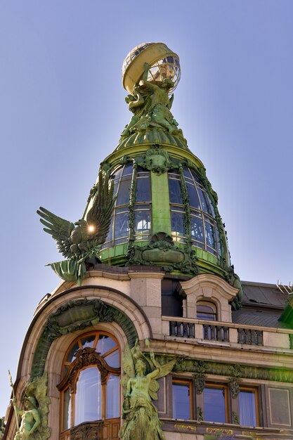 Uitzicht op architectonische details van het beroemde huis van de zanger in Sint-petersburg