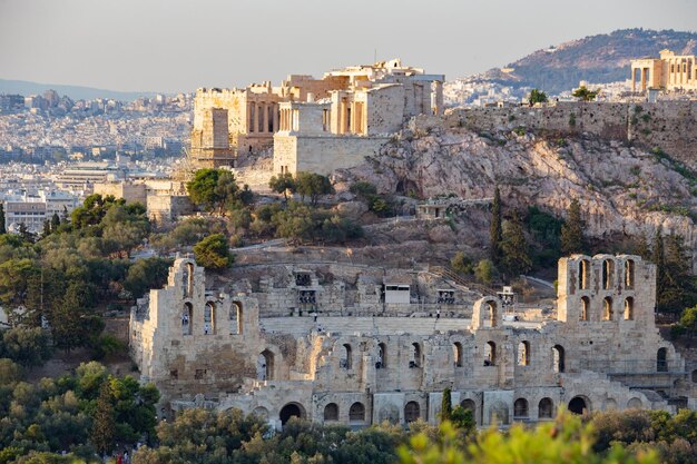 Uitzicht op de Akropolis vanaf de Philipappos-heuvel bij zonsondergang, Griekenland