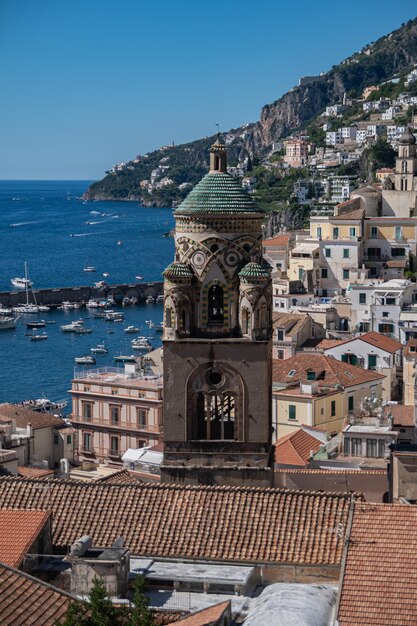 Uitzicht op de Amalfi-kathedraal gewijd aan Sint-Andreas de FirstCalled Apostle