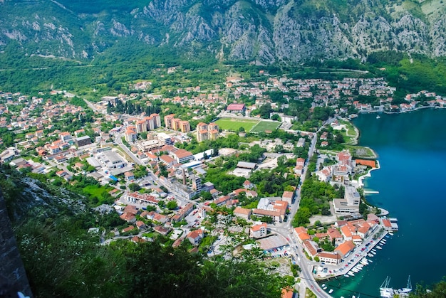 Uitzicht op de baai vanaf het fort in Kotor