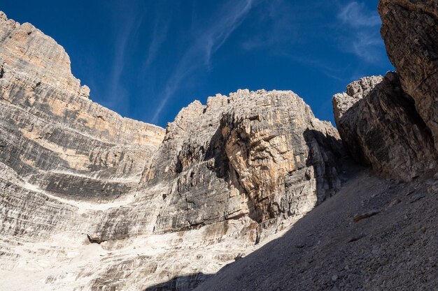 Uitzicht op de bergtoppen Dolomieten Brenta Italië