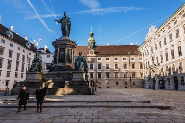 Uitzicht op de binnenplaats van het Hofburgpaleis