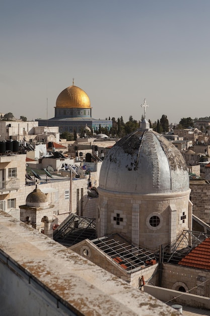 Uitzicht op de daken van Jeruzalem en de koepel van de tempel op de Tempelberg