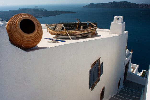 Uitzicht op de Griekse archipel van Santorini overdag.