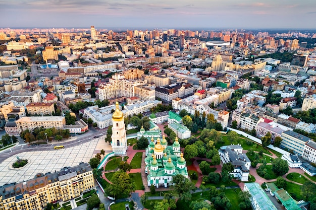 Uitzicht op de kathedraal van heilige sophia in kyiv, oekraïne