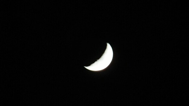 Foto uitzicht op de maan in het donker