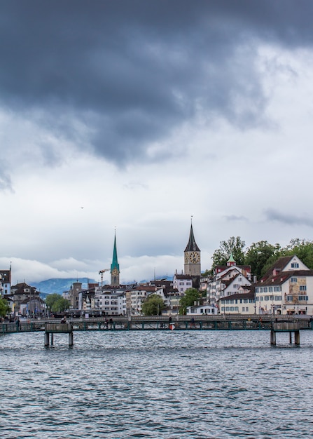 Uitzicht op de oude stad in Zürich