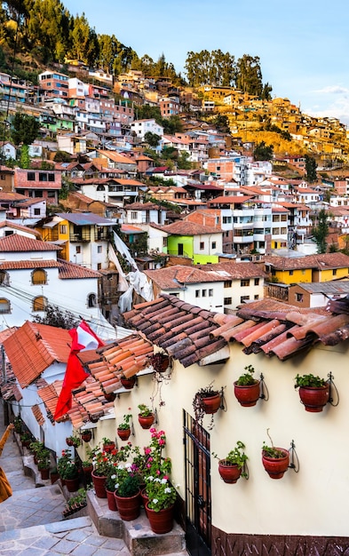 Uitzicht op de oude stad van cusco in peru