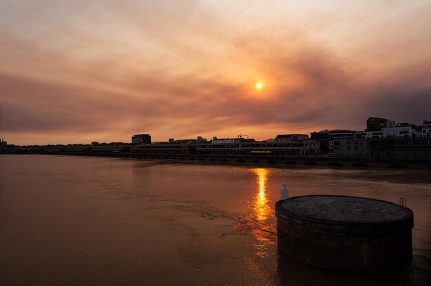 Uitzicht op de rivier de Garonne en Bordeaux