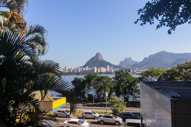 Foto uitzicht op de rodrigo de freitas-lagune in rio de janeiro