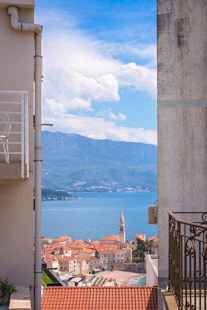 Uitzicht op de stad Budva