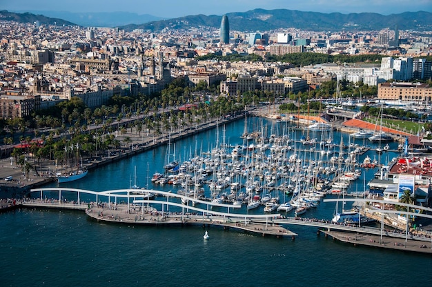 Uitzicht op de stad en de haven in Barcelona, Spanje