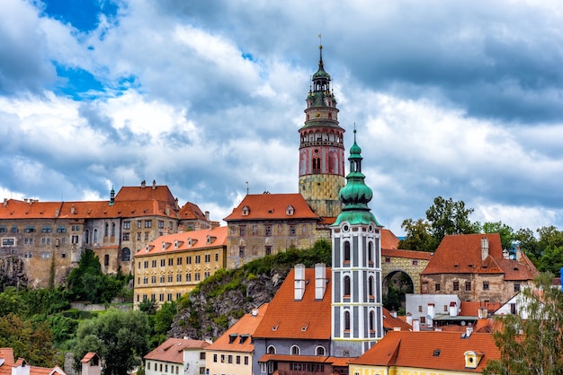 Uitzicht op de stad en het kasteel van Cesky Krumlov. Tsjechië