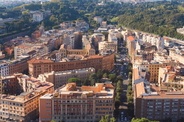 Uitzicht op de stad Rome met oude gebouwen