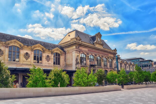 Uitzicht op de stad van een van de mooiste steden ter wereld Treinstation Parijs Austerlitz in Parijs