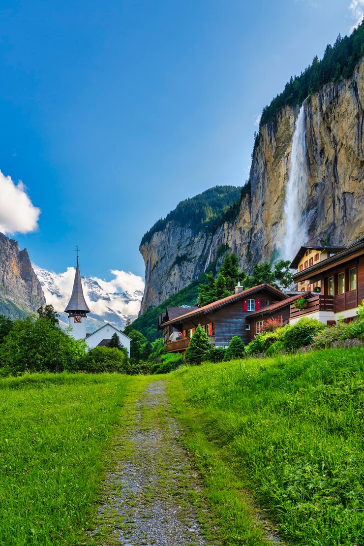 Uitzicht op de Staubbach-waterval in het Lauterbrunnental in Zwitserland