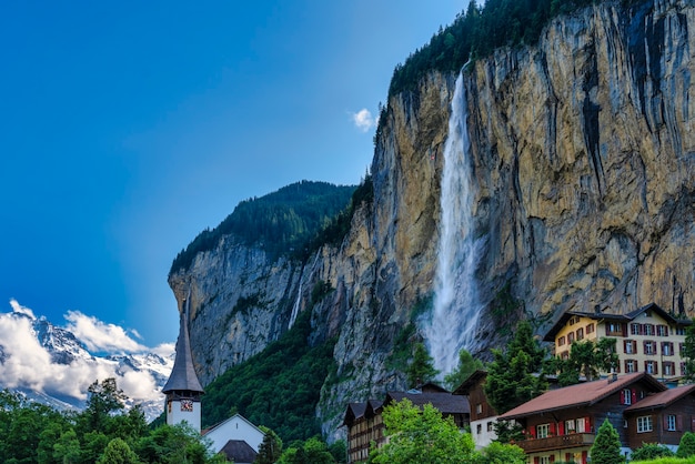 Uitzicht op de Staubbach-waterval in het Lauterbrunnental in Zwitserland