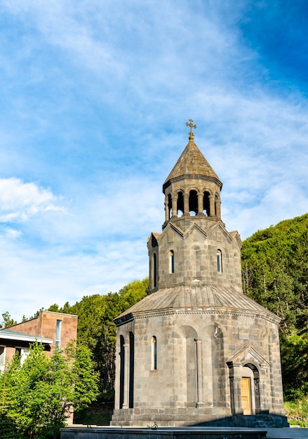 Uitzicht op de Surb Hakob-kapel op het schiereiland Sevan in Armenië