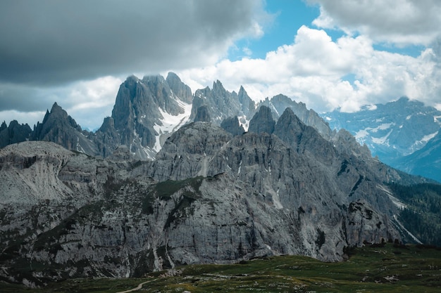 Uitzicht op de "tre cime di lavaredo" in trentino alto adige