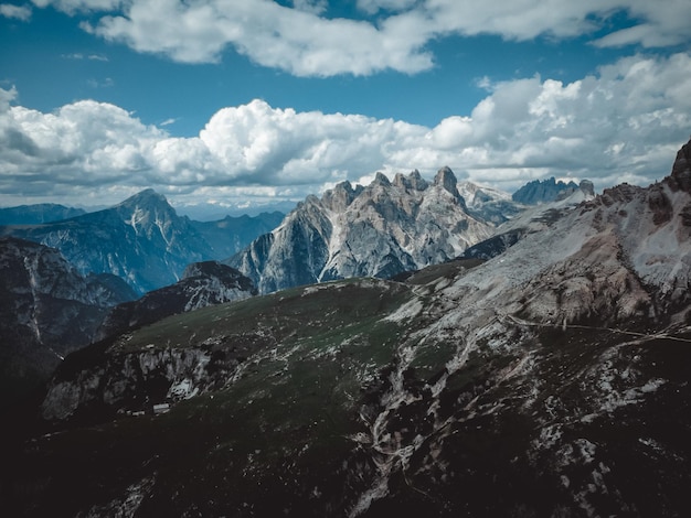 Uitzicht op de "tre cime di lavaredo" in trentino alto adige