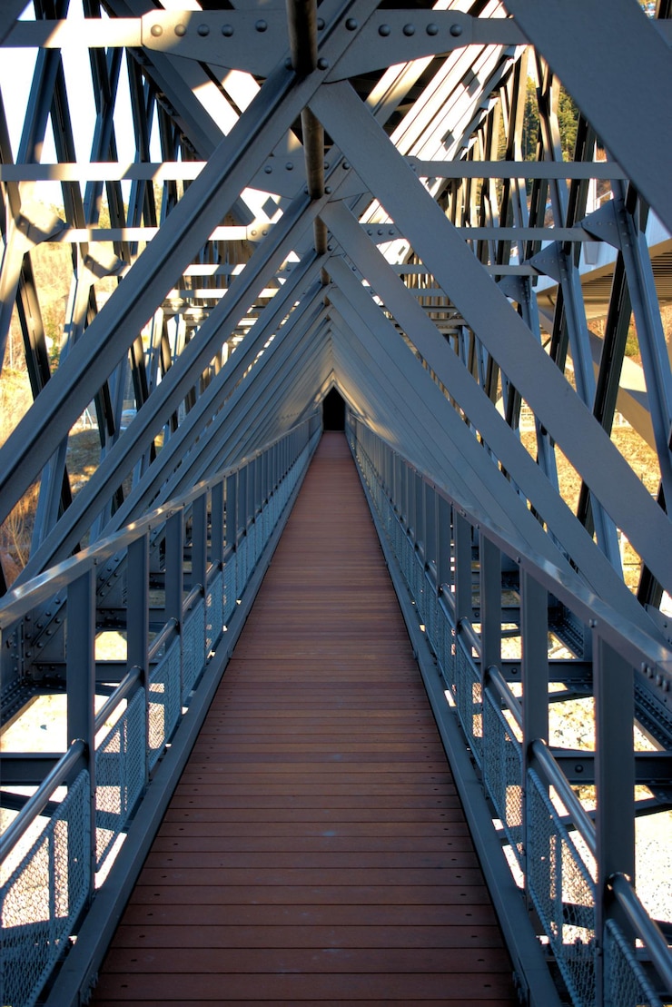 Foto uitzicht op de voetgangersbrug