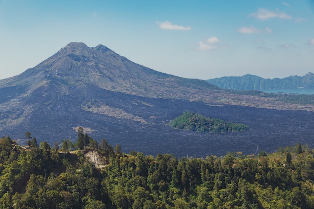 Uitzicht op de vulkaan Mount Batur op het eiland Bali