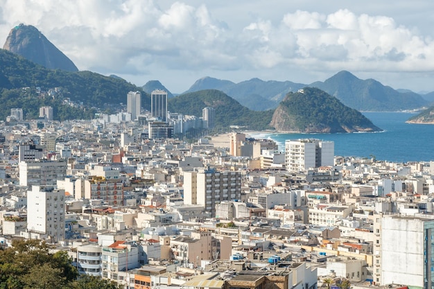 Uitzicht op de wijk Copacabana in Rio de Janeiro