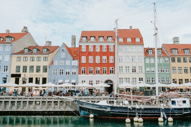 Uitzicht op de wijk Nyhavn in Kopenhagen, Denemarken