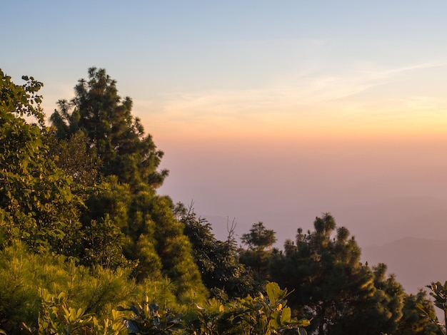 Uitzicht op de zonsondergang in Thailand