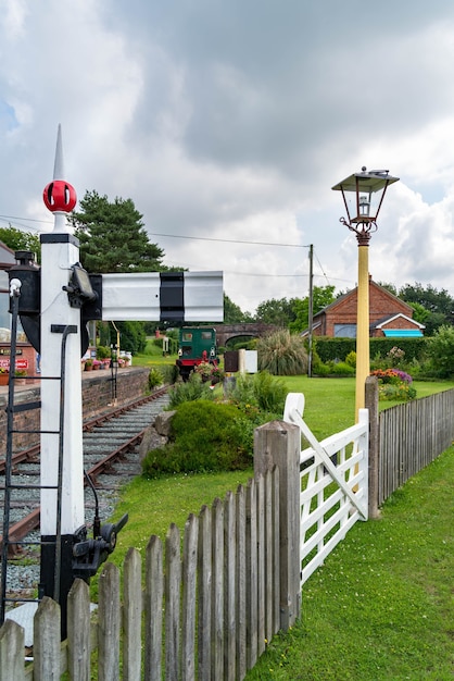 Uitzicht op een oud spoorwegsignaal in Bettisfield, Clwyd, Wales