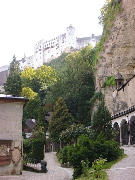 Uitzicht op fort op een zomerdag Salzburg Oostenrijk