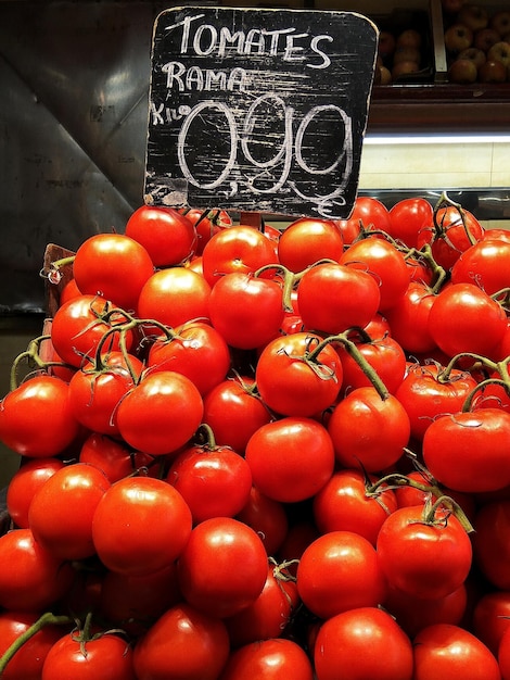 Foto uitzicht op fruit te koop op een marktstand
